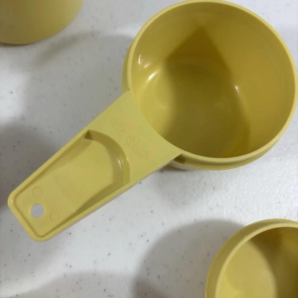 Tupperware Measuring Cups 3/4 2/3 1/2 1/3 1/4 765-2, 762-2, 764-2, 766-2, 761-2